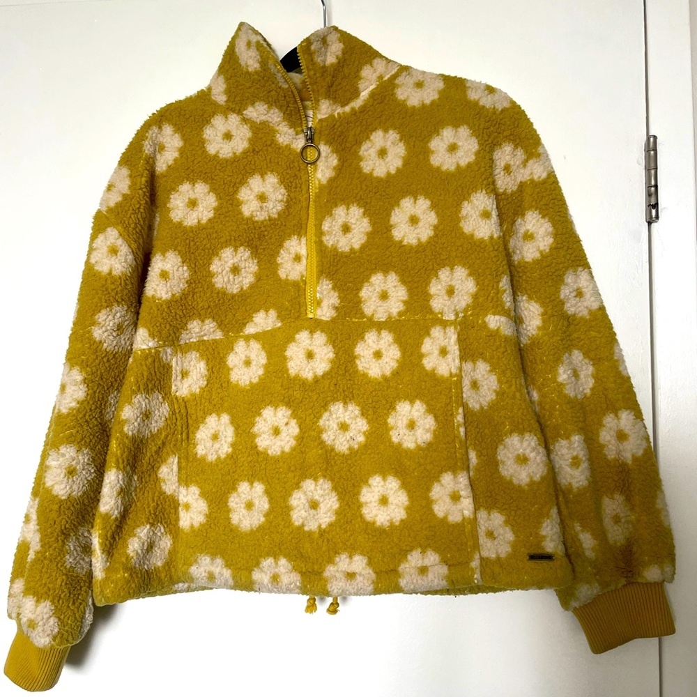 Time-off half zip fleece floral pull over